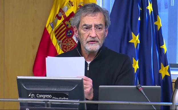 Un experto invitado por PSOE y Podemos: «La vacunación es un experimento»