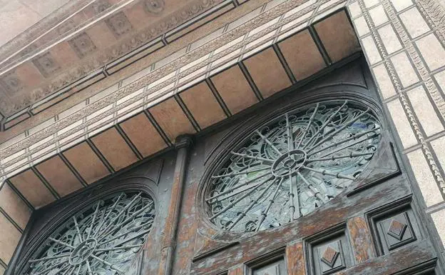 Las puertas de la Catedral de Burgos, paralizadas un año después de la polémica