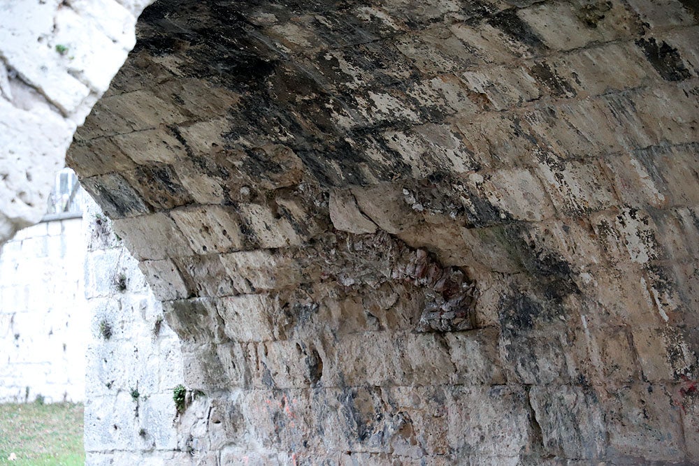 El Puente Malatos está deteriorado y sufre vandalismo