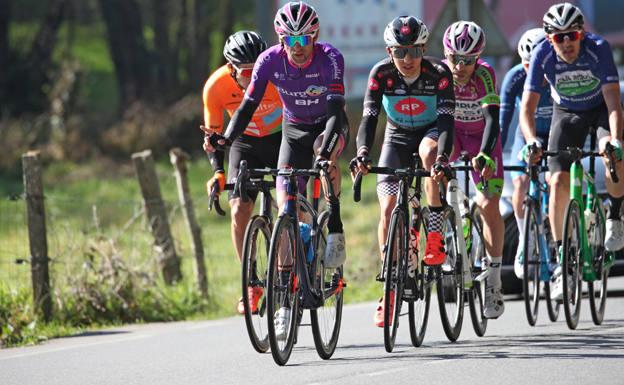 Óscar Cabedo protagoniza la escapada de la jornada en O Gran Camiño