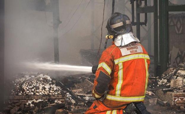 Muere un niño de 8 años en el incendio de una vivienda en Huelva