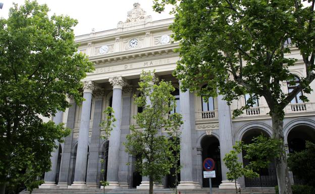 La peor sesión del año en Bolsa impacta con el crudo en récord