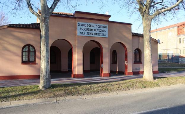 Patrimonio atiende la demanda de la Barriada San Juan Bautista, cuyo centro cultural está en precario