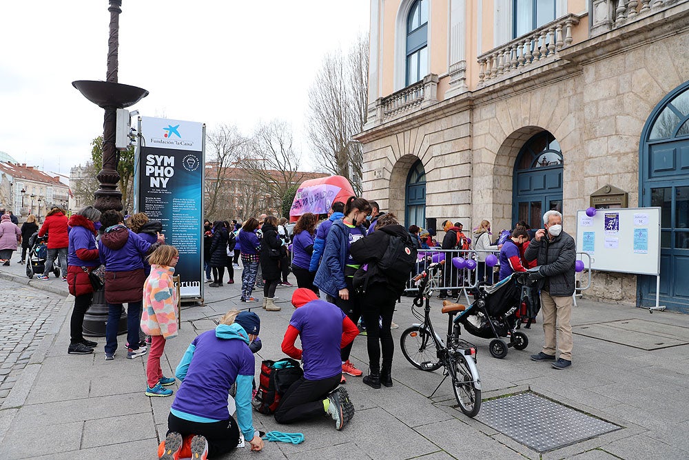 Las burgalesas participan en la marcha 'Mujer corre por tus derechos' de Burgos