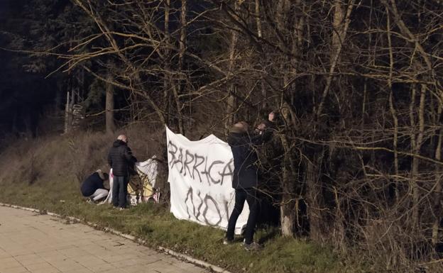 Los vecinos de Fuentecillas retiran las pancartas contra las barracas