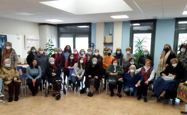 Universitarios y personas mayores intercambian 'Cartas de esperanza'