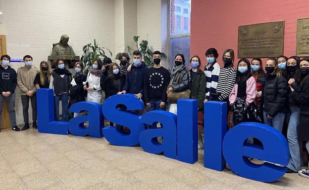 Alumnos de La Salle Burgos se convierten en voluntarios en el comedor social San Vicente de Paúl