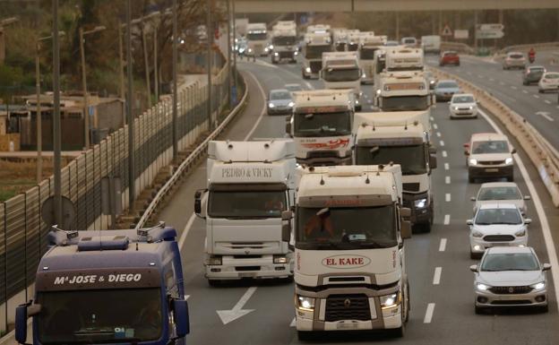 Primeros parones de producción en Burgos por la huelga de transportes