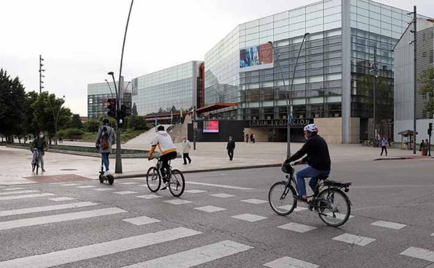 Esto es lo que debes saber si vas a coger la bici o el patinete eléctrico en Burgos