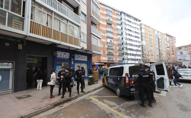 El detenido por la muerte del joven en Gamonal continúa prestando declaración ante la policía