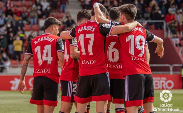 Un excelente Mirandés devora a la Ponferradina en Anduva