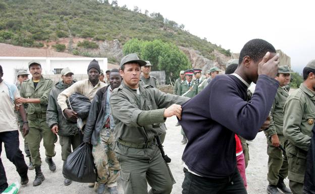 Detenidos en Marruecos más de 200 inmigrantes que iban a cruzar a Canarias