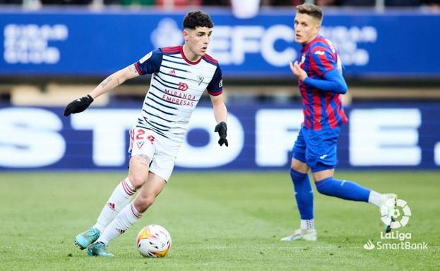 El Mirandés tutea al líder en Ipurúa