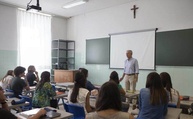 Los docentes critican que la Lomloe podría «fulminar» el segundo idioma en Bachillerato