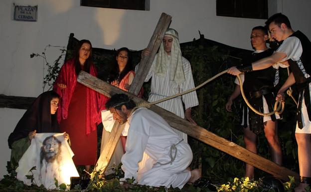 Covarrubias, 50 años representando con cuadros vivientes los pasos de la muerte de Jesucristo