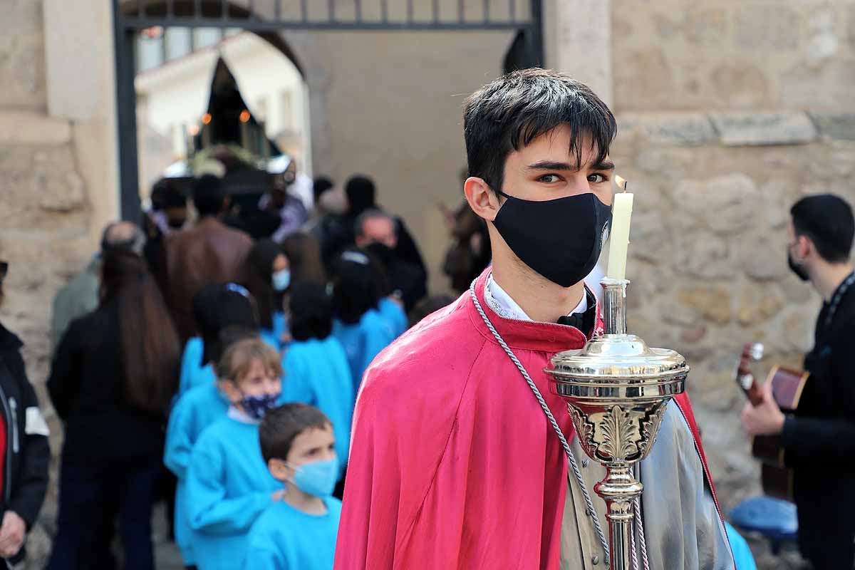 Procesión infantil por las calles de Burgos