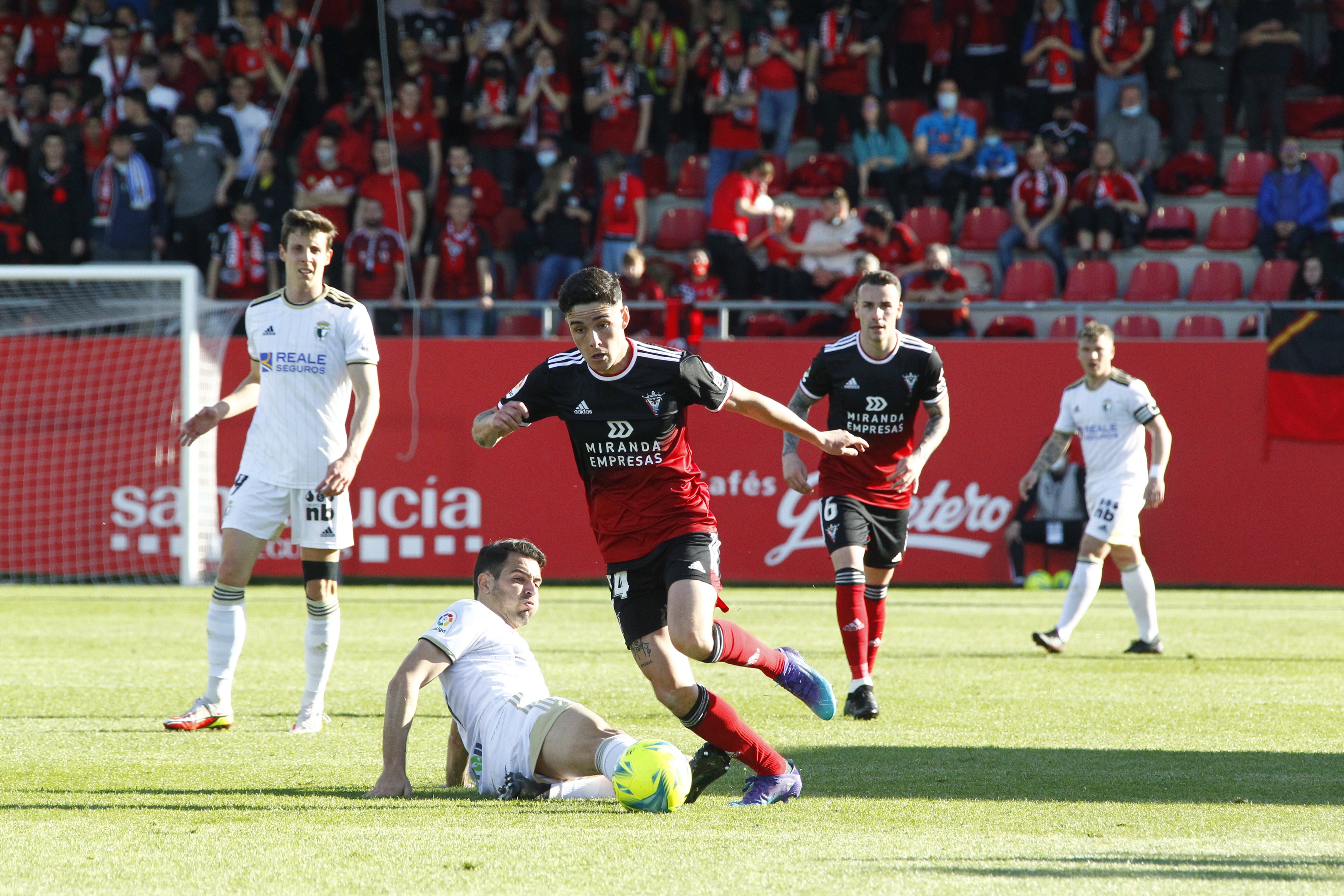 El Mirandés se impuso en el derbi provincial