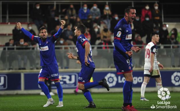 Álvaro Peña sentencia al Mirandés en Lezama