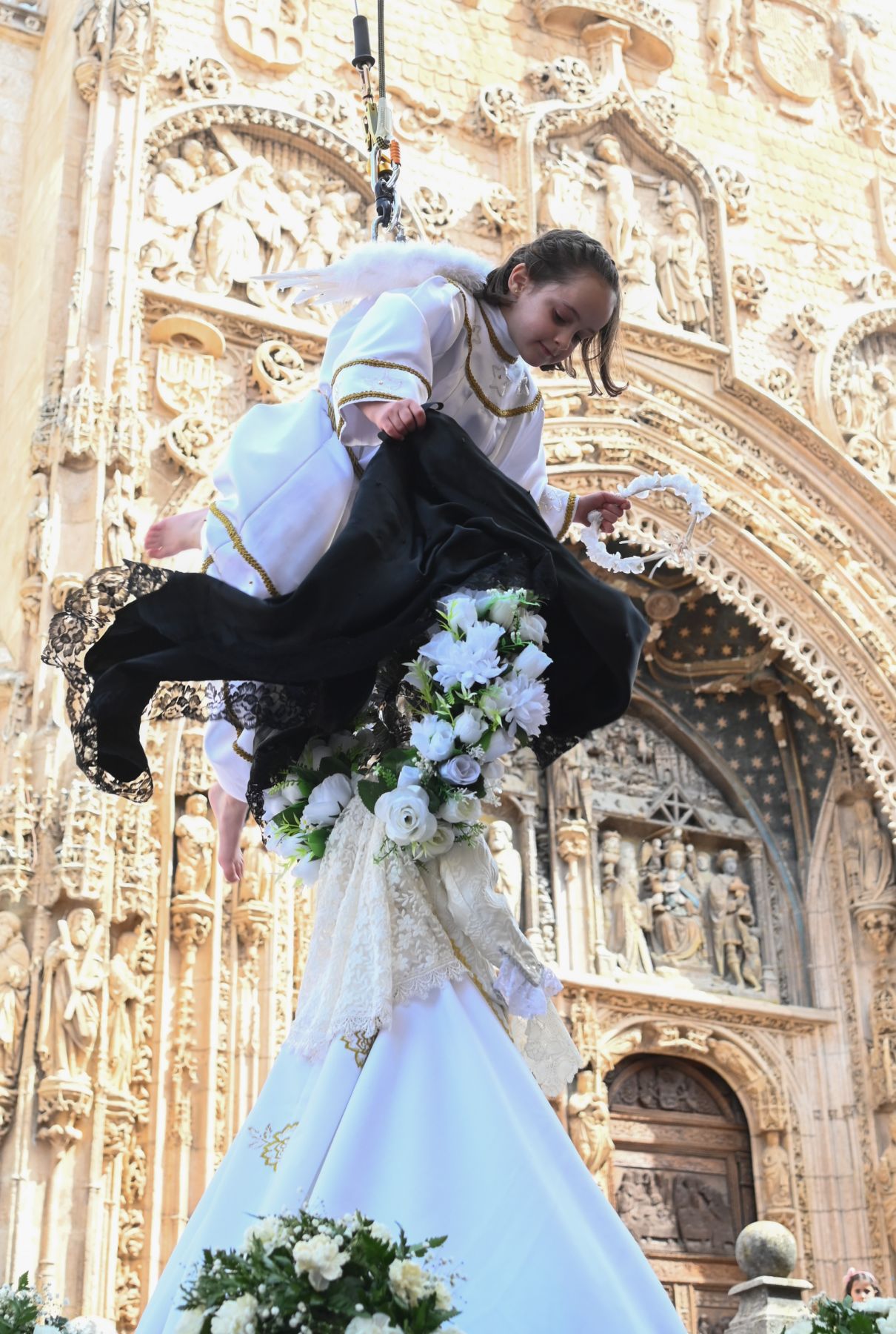 La Bajada del Ángel pone punto y final a la Semana Santa de Aranda