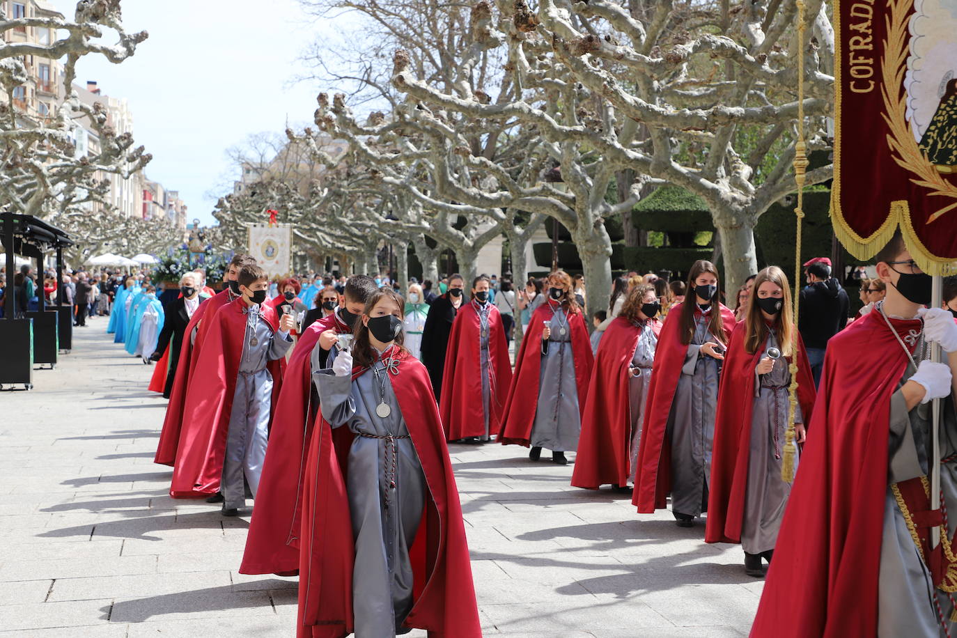 El júbilo pascual inunda las calles de Burgos