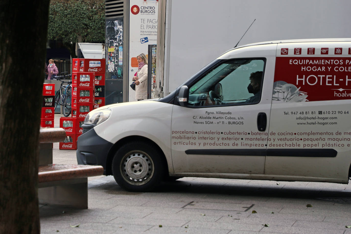 Liberación y prudencia: contrastes en Burgos en el primer día sin mascarilla en interiores