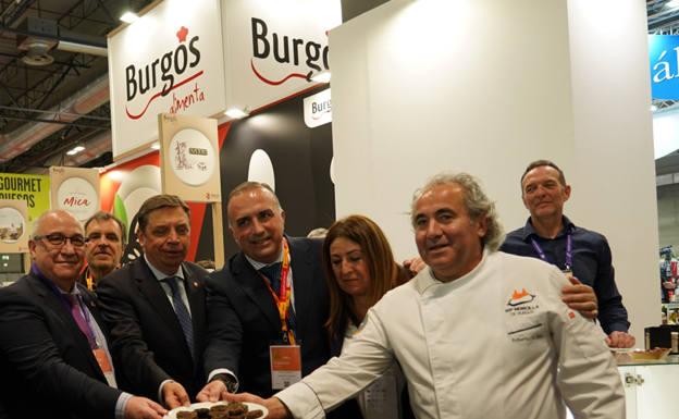 El ministro Luis Planas alienta a la IGP Morcilla de Burgos en el Salón Gourmets