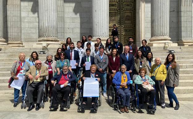 Jóvenes y mayores llevan al Congreso su 'Decálogo Intergeneracional'