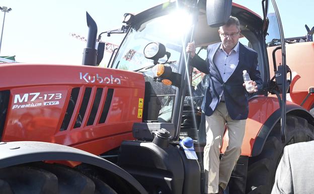 El consejero de Agricultura apuesta en Lerma por instalar paneles solares «en terrenos menos productivos»