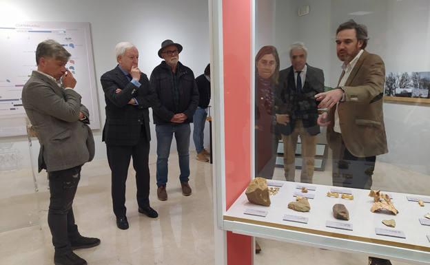 Una exposición explica los vínculos entre las investigaciones sobre la evolución humana y los orígenes del español