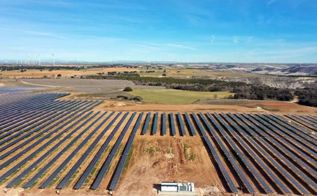 Iberdrola pone en marcha su planta fotovoltaica de Revilla-Vallejera tras invertir 32 millones de euros