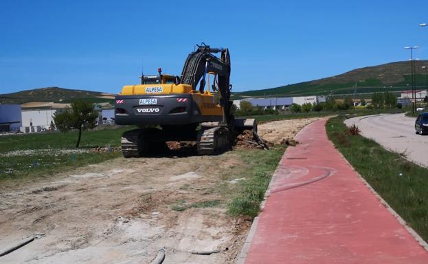 Villatoro denuncia el deterioro de las zonas verdes por el traslado de las barracas