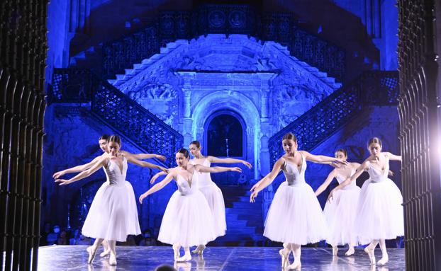 La danza regresa a la Catedral de la mano de la Escuela Profesional de Castilla y León 'Ana Laguna'