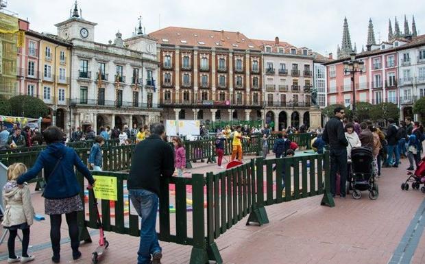 Títeres, teatro, música y juegos para celebrar el Día de las Familias en Burgos