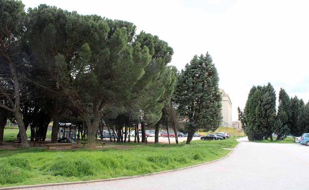 Urgen adecentar los entornos del Silo y habilitar una zona de aparcamiento con iluminación