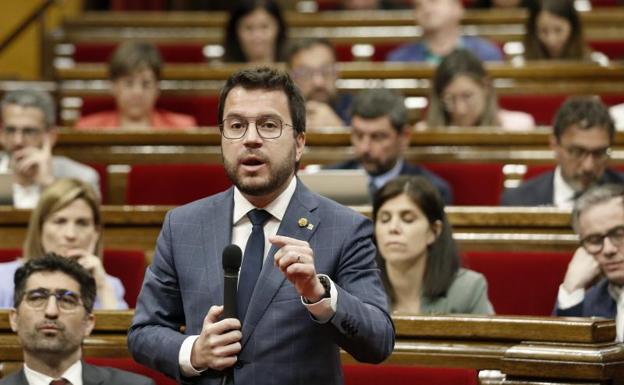 Vox, PP y Ciudadanos maniobran para paralizar la ley del catalán