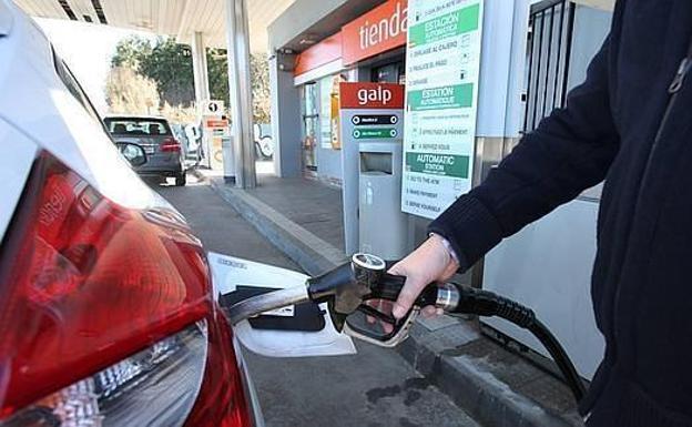 Récord del combustible a un mes de que el Gobierno aclare el futuro de la subvención