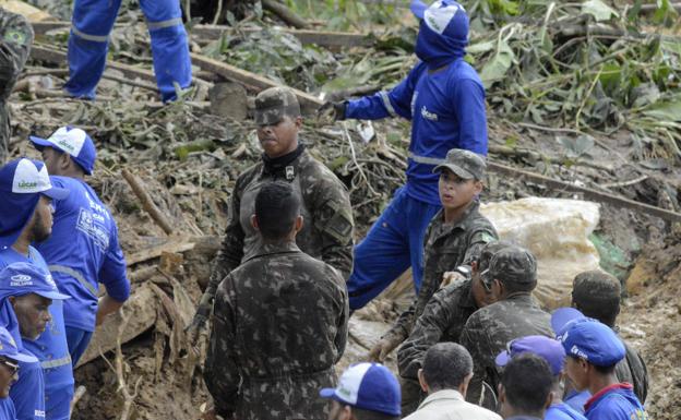 Las lluvias torrenciales dejan al menos 91 muertos en Brasil