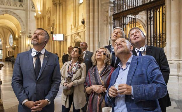 Una delegación de senadores de la República Checa visita la Catedral de Burgos