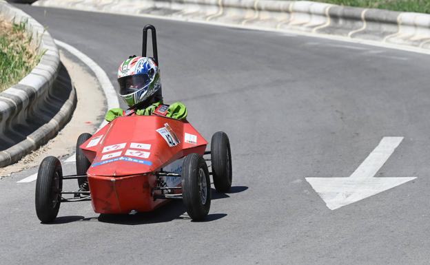 Los coches de inercia ponen la velocidad por las calles de Burgos