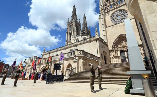 Cerca de 250 personas participan en Burgos en el acto de Jura de Bandera para personal civil