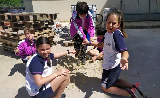 70 alumnos de Primaria participan en un taller sobre nuevos materiales con residuos industriales