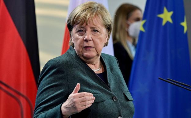El Constitucional alemán amonesta a Merkel por criticar a la ultraderecha como canciller