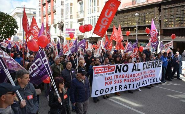 UGT y CCOO se concentran este miércoles en las nueve provincias para exigir a la Patronal subidas salariales