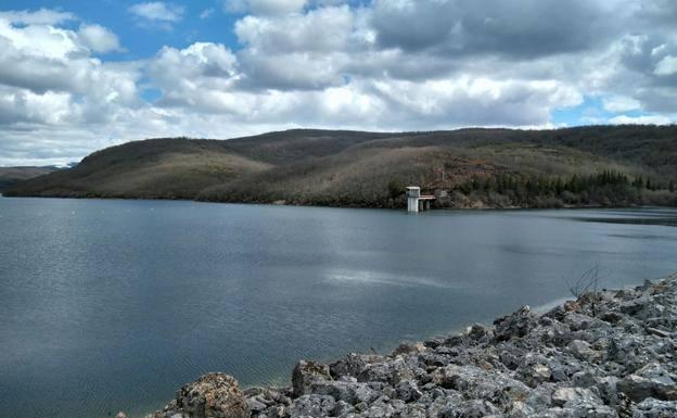 Los embalses de Burgos siguen vaciándose, con casi un 6% menos de agua que en 2021