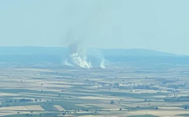 La quema de rastrojos provoca un incendio en Prádanos de Bureba