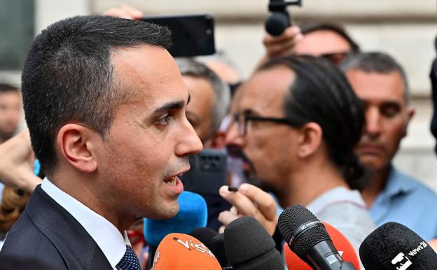 «En Moscú están brindando por nuestra crisis», afirma Di Maio