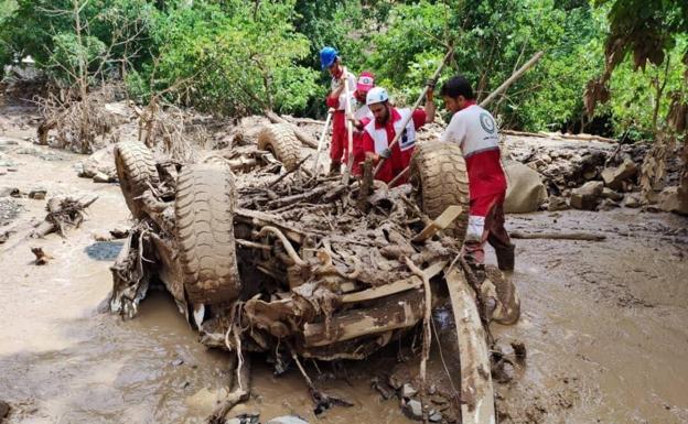 Aumentan a 69 los muertos en Irán por las fuertes inundaciones