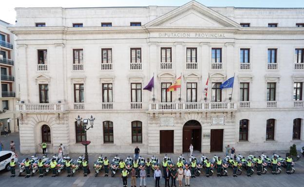 La Guardia Civil presenta su Unidad de Movilidad y Seguridad Vial de la Vuelta Ciclista a Burgos