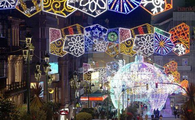 Vigo monta las luces de Navidad horas después de las medidas del Gobierno