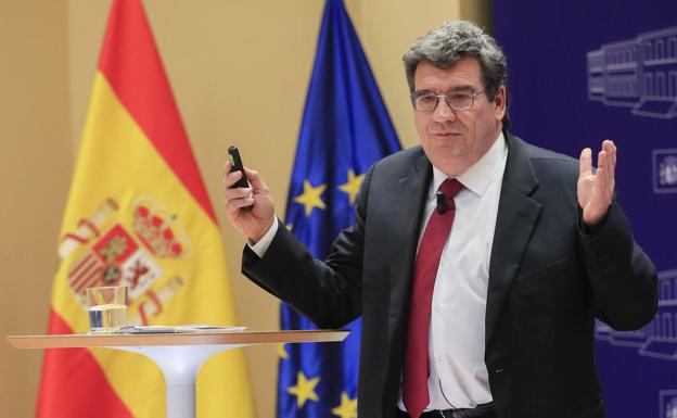 Escrivá fija una comisión de gestión máxima del 0,3% a los planes de empleo públicos